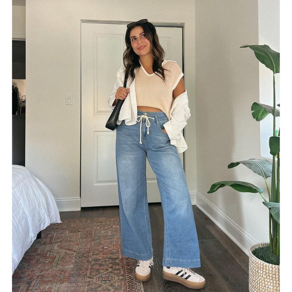 Wide Leg High-Waisted Stretchy Jeans in Azure Mood Blue